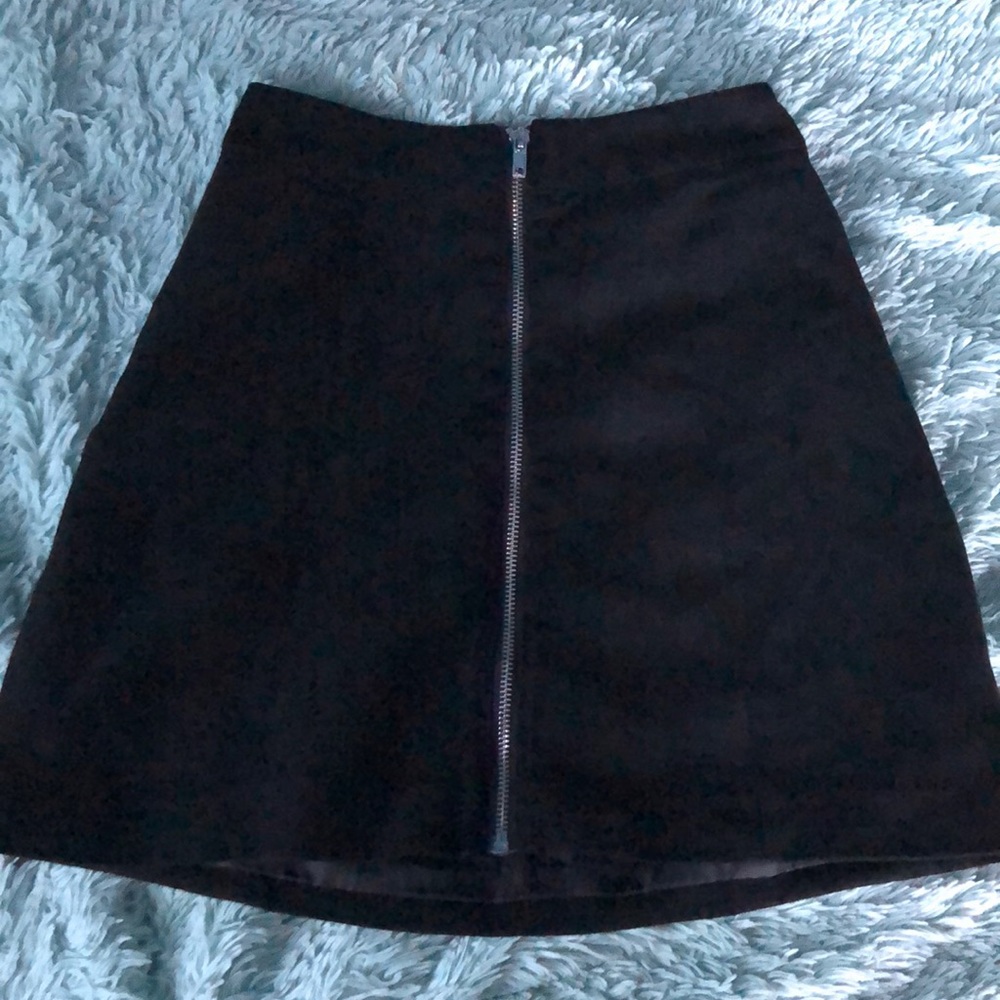 Black zipper skirt